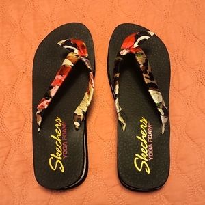 Skechers printed flip flops
